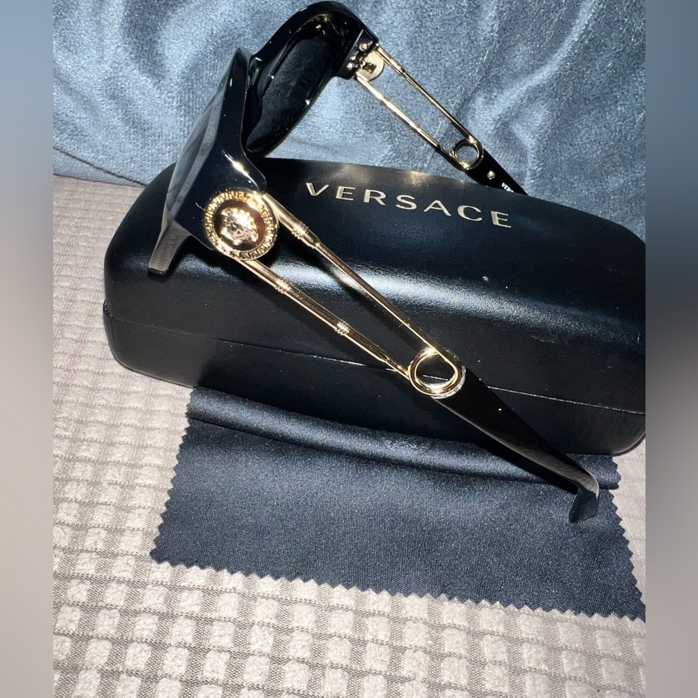 Versace Black Cat-Eye Sunglasses - Picture 3 of 9